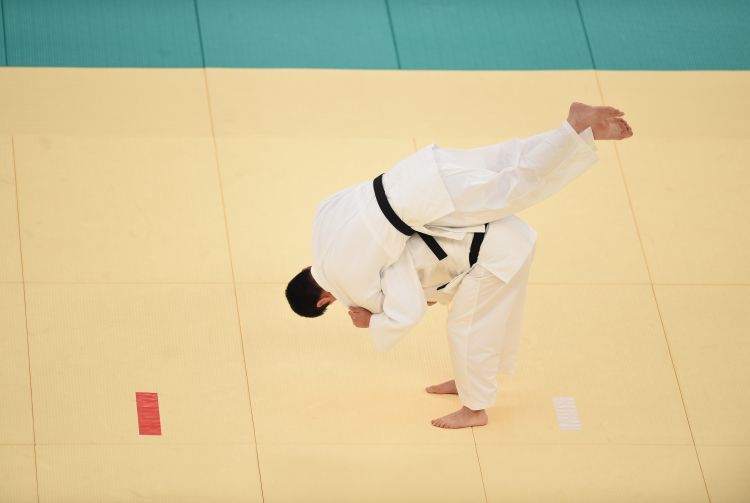 女子手球世锦赛中国队首胜刘婵狂轰10球 德国队无敌横扫率先进八强